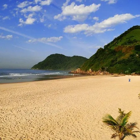 100m Praia Pitangueiras 3Q com Ar Churrasqueira 2 Vagas LP22-3